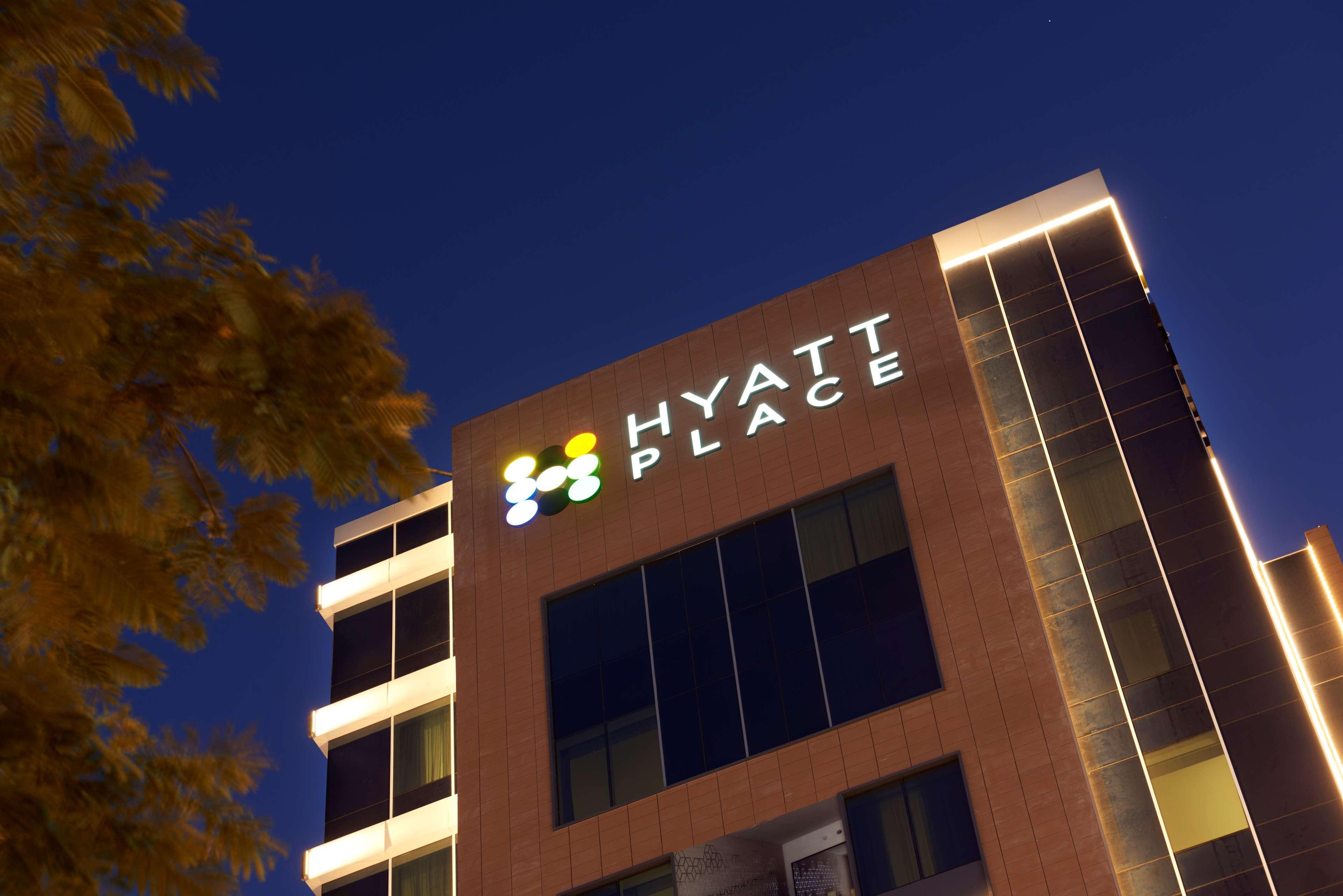 Hyatt Place Dubai Baniyas Square Exterior foto