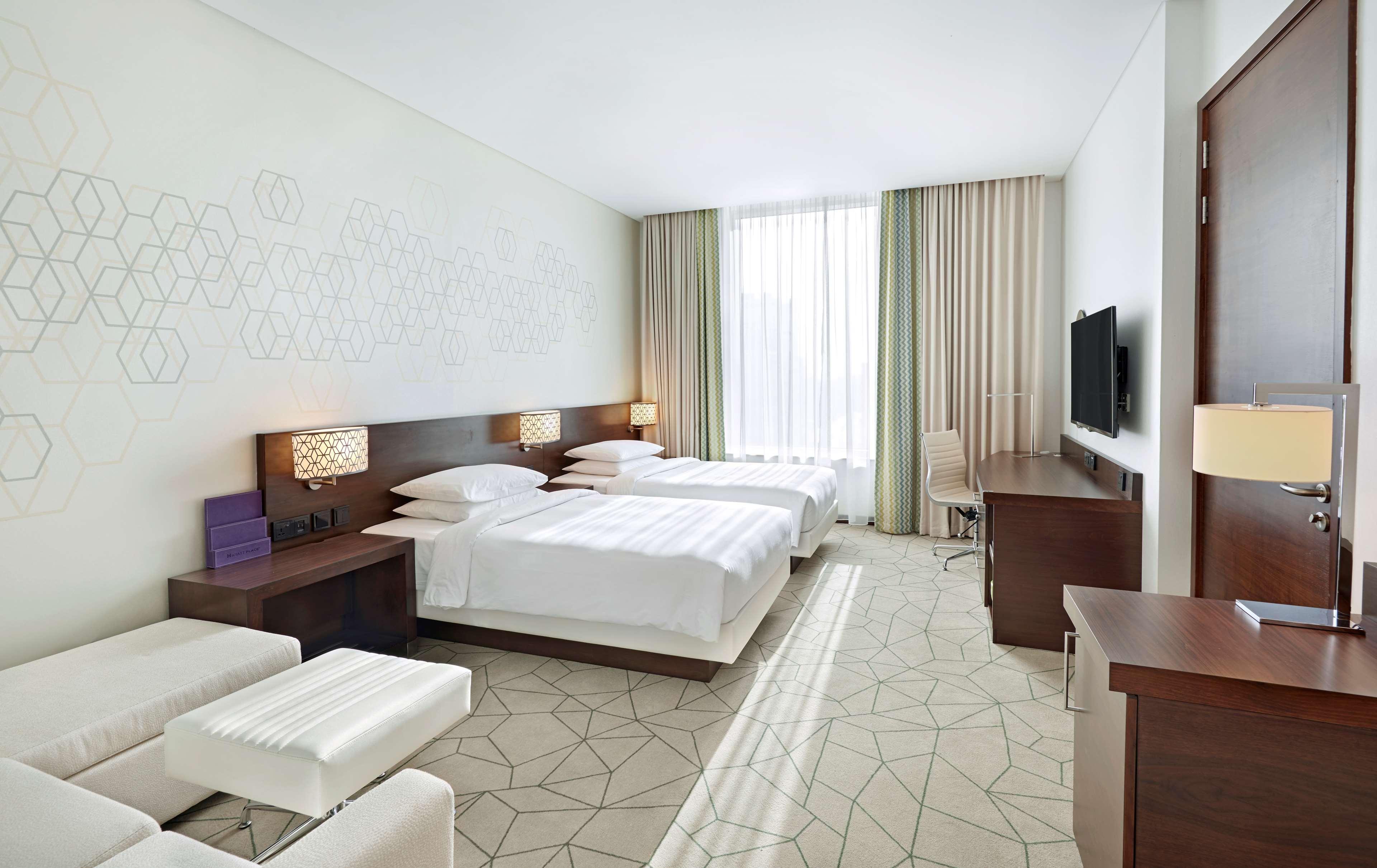Hyatt Place Dubai Baniyas Square Exterior foto